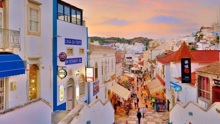 Prédio para Venda em Albufeira e Olhos de Água