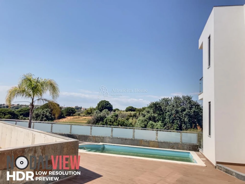 Moradia T4 para Venda em Albufeira e Olhos de Água Foto 2