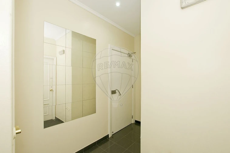 Prédio para Venda em Santo António Foto 18