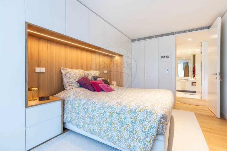 Apartamento T1 para Venda em Campolide Foto 17