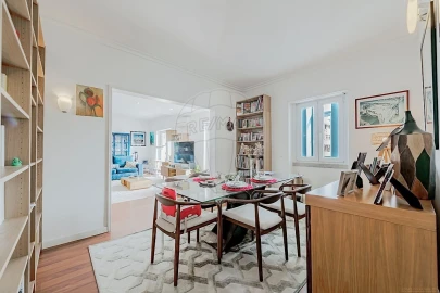 Apartamento T6 para Venda em Alvalade