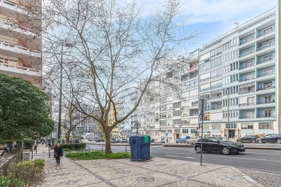 Apartamento T6 para Venda em Alvalade