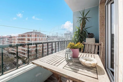 Apartamento T6 para Venda em Alvalade