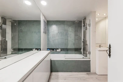 Apartamento T6 para Venda em Alvalade