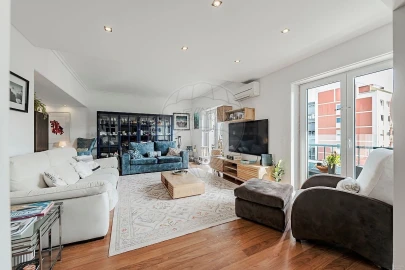 Apartamento T6 para Venda em Alvalade