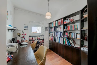 Apartamento T6 para Venda em Alvalade