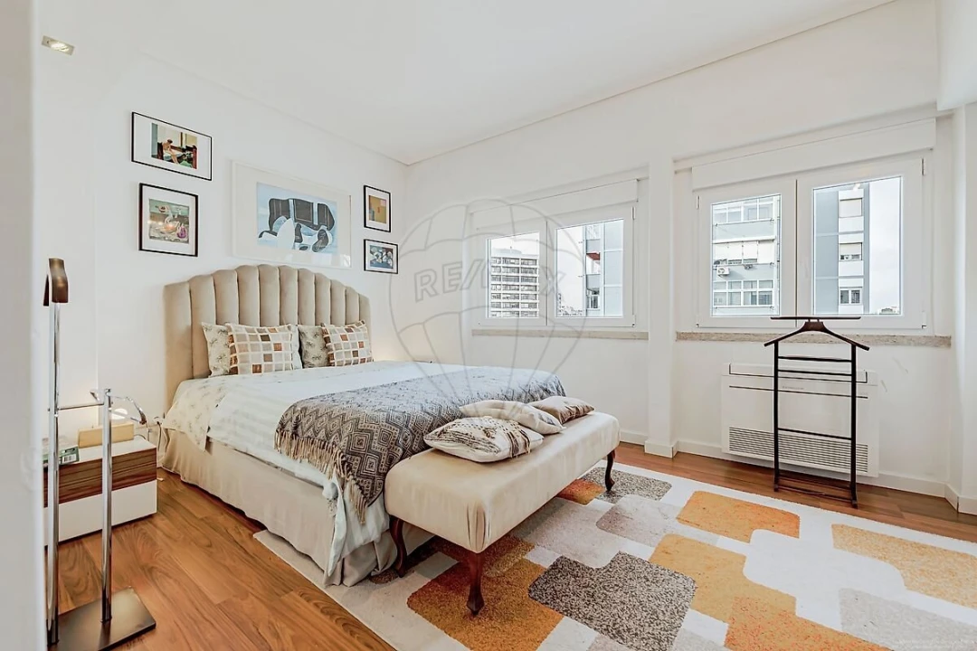 Apartamento T6 para Venda em Alvalade Foto 24