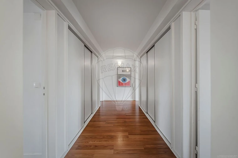 Apartamento T6 para Venda em Alvalade Foto 17