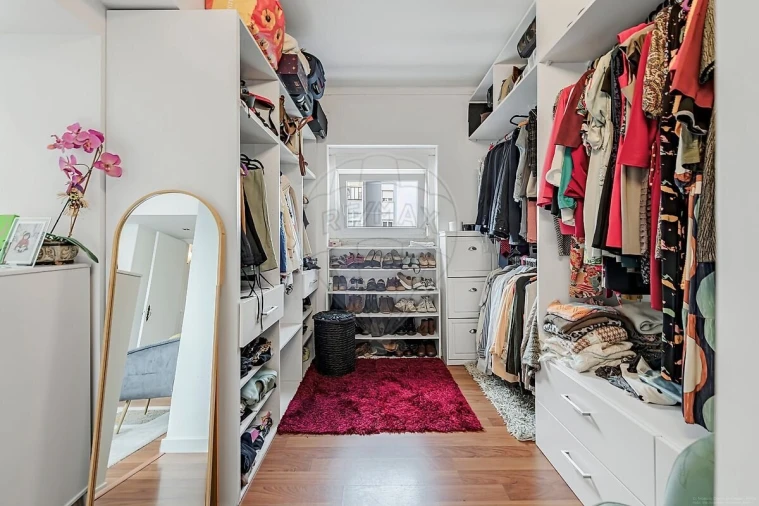 Apartamento T6 para Venda em Alvalade Foto 26