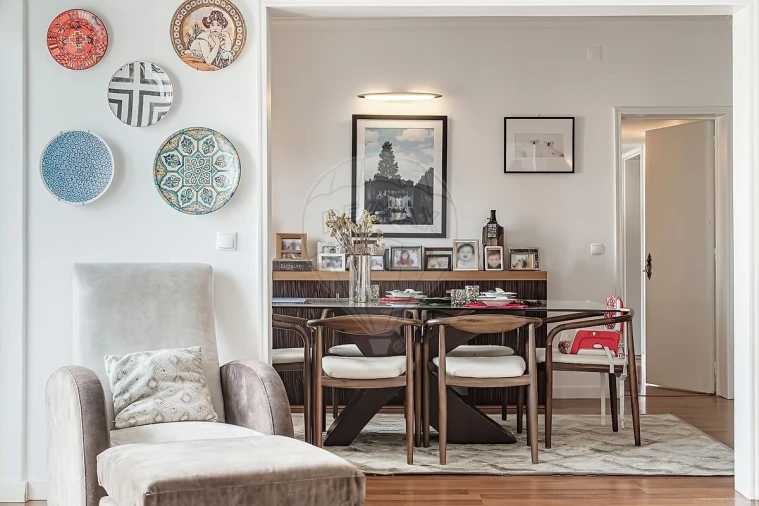 Apartamento T6 para Venda em Alvalade Foto 8
