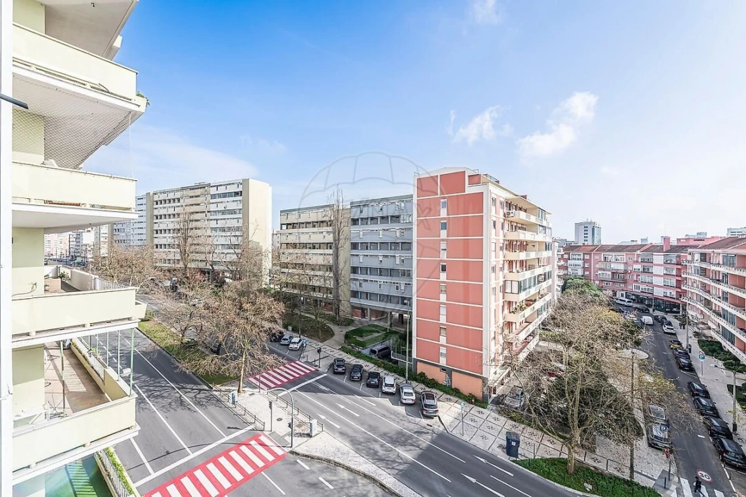 Apartamento T6 para Venda em Alvalade Foto 31