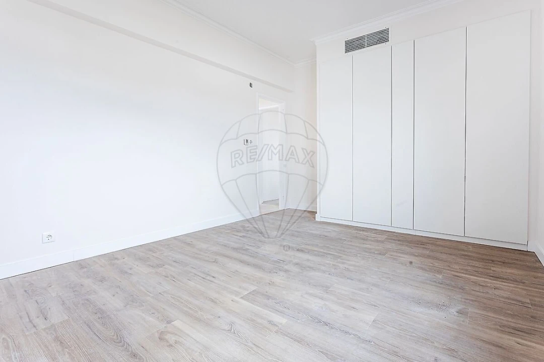 Apartamento T4 para Venda em Corroios Foto 14