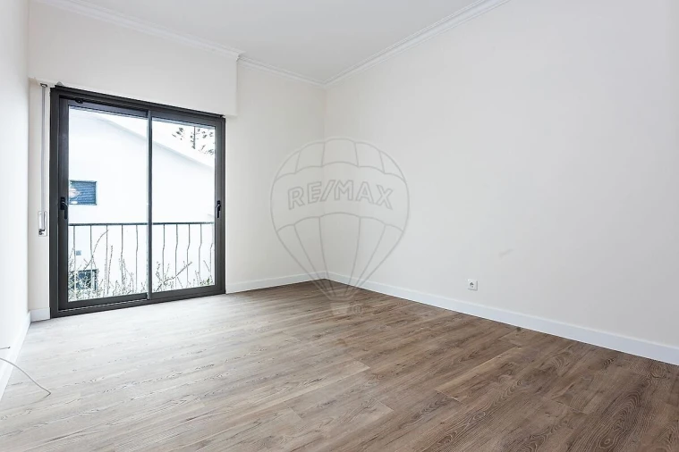 Apartamento T4 para Venda em Corroios Foto 17