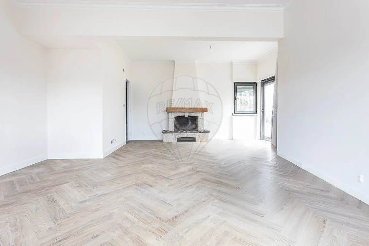 Apartamento T4 para Venda em Corroios Foto 9