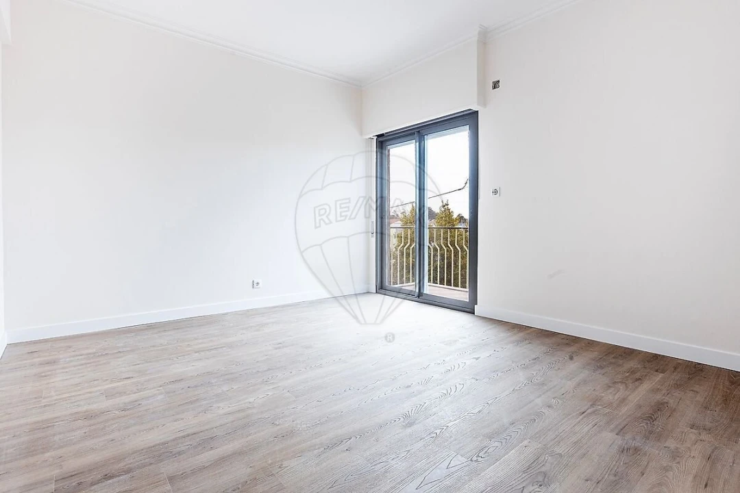 Apartamento T4 para Venda em Corroios Foto 11