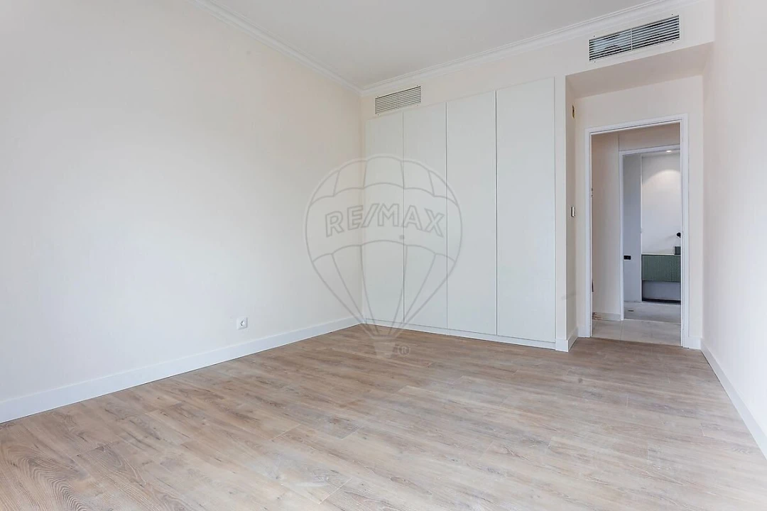 Apartamento T4 para Venda em Corroios Foto 16