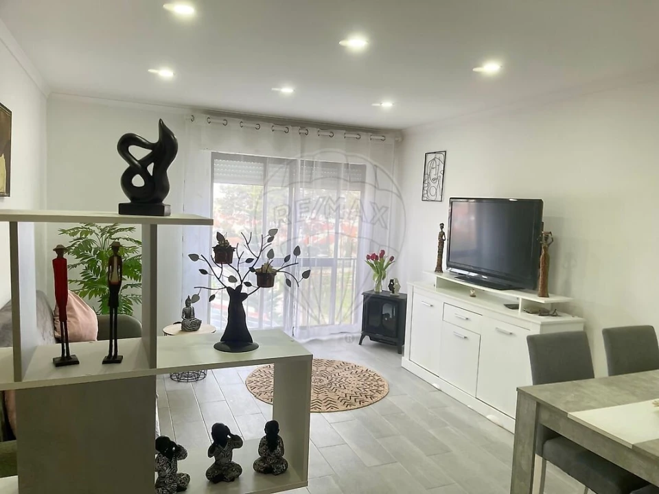 Apartamento T2 para Venda em Quinta do Conde Foto 2