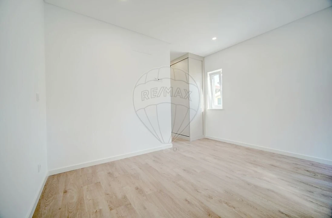 Moradia T2 para Venda em São Domingos de Rana Foto 24