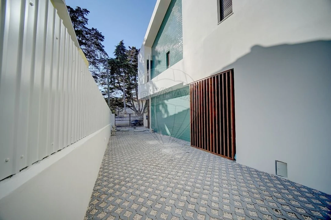 Moradia T2 para Venda em São Domingos de Rana Foto 4