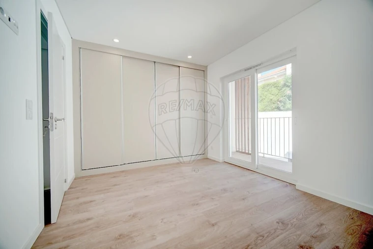 Moradia T2 para Venda em São Domingos de Rana Foto 19