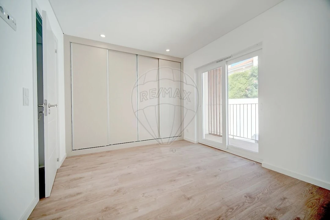 Moradia T2 para Venda em São Domingos de Rana Foto 19