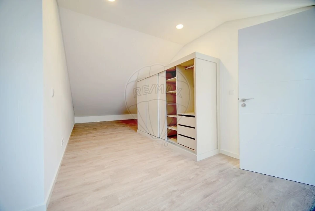 Moradia T2 para Venda em São Domingos de Rana Foto 27