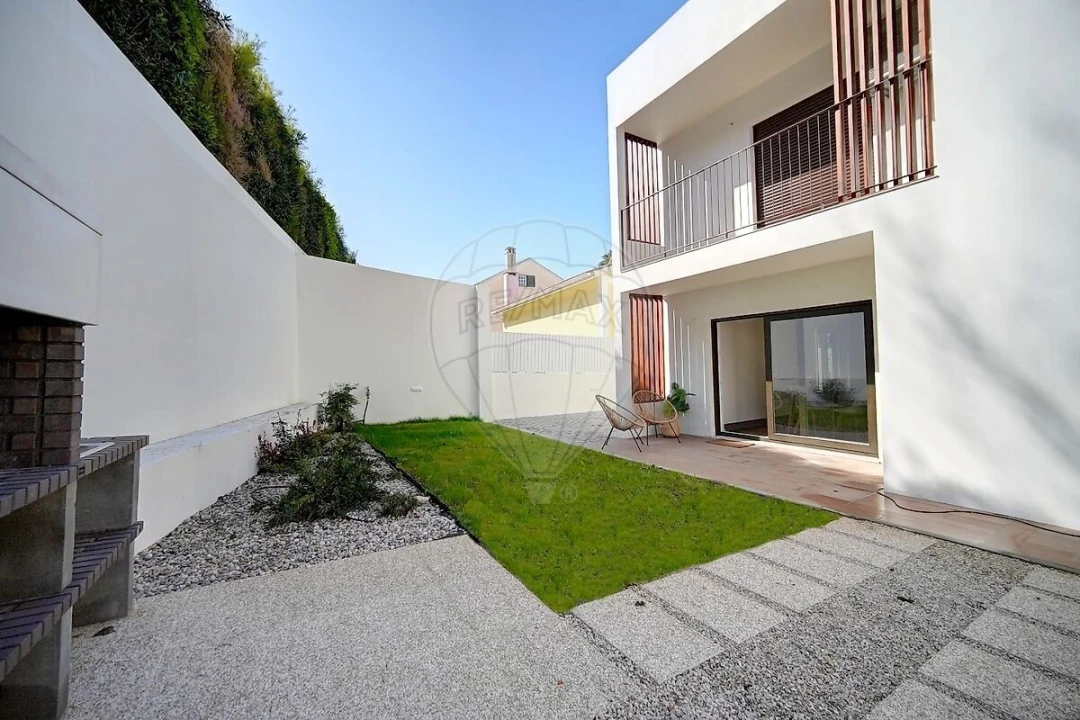 Moradia T2 para Venda em São Domingos de Rana Foto 8