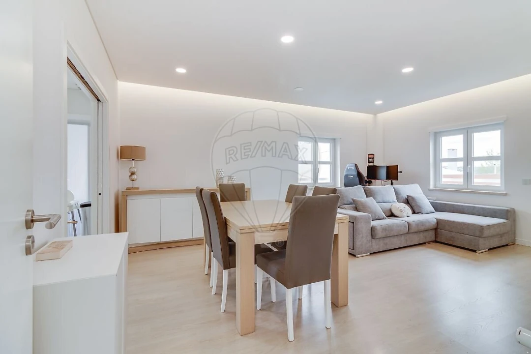 Apartamento T2 para Venda em Venteira Foto 1