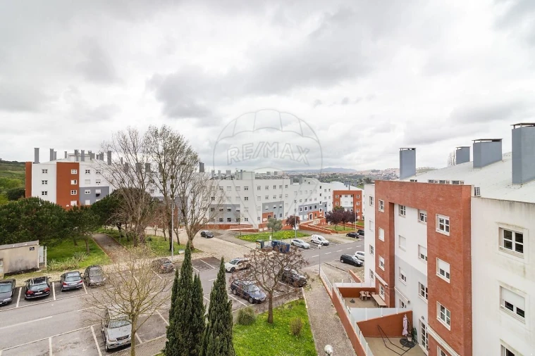 Apartamento T2 para Venda em Venteira Foto 29