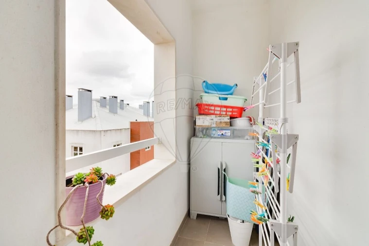 Apartamento T2 para Venda em Venteira Foto 8