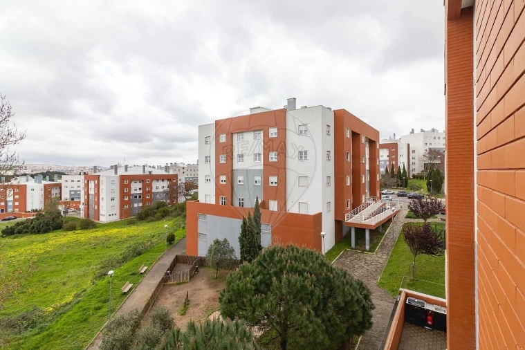 Apartamento T2 para Venda em Venteira Foto 31