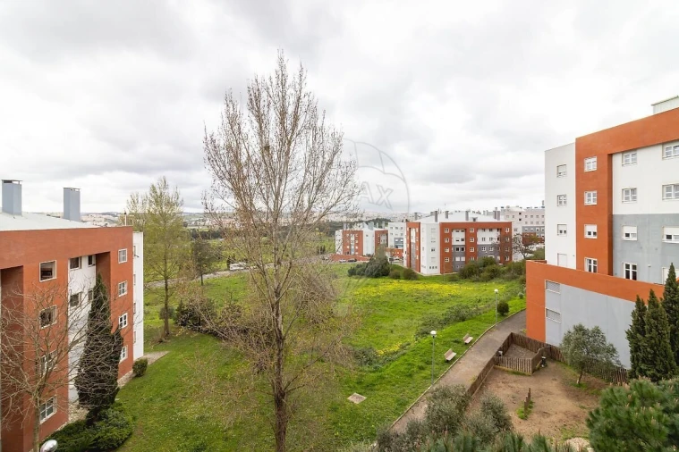 Apartamento T2 para Venda em Venteira Foto 28