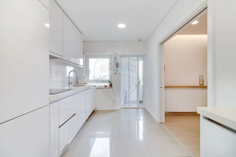 Apartamento T2 para Venda em Venteira Foto 7