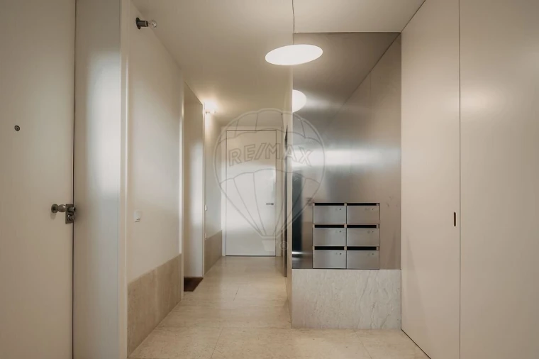 Apartamento T1 para Venda em Santo António Foto 2