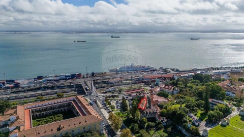 Prédio para Venda em São Vicente