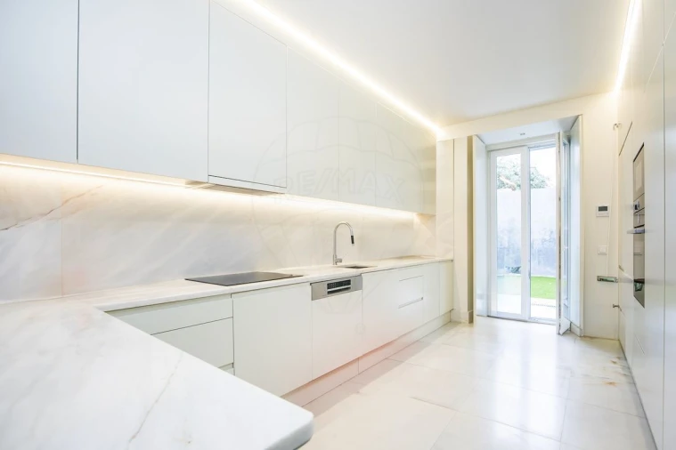 Apartamento T2 para Venda em Arroios Foto 8