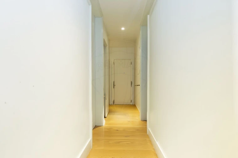 Apartamento T2 para Venda em Arroios Foto 10