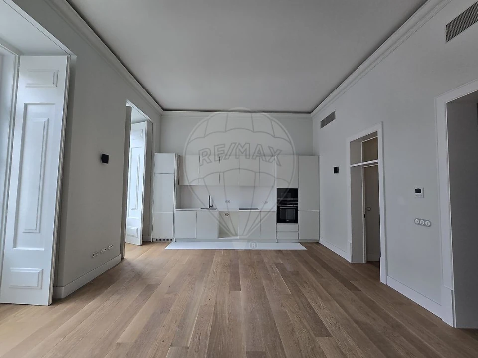 Apartamento T0 para Venda em Misericórdia Foto 2