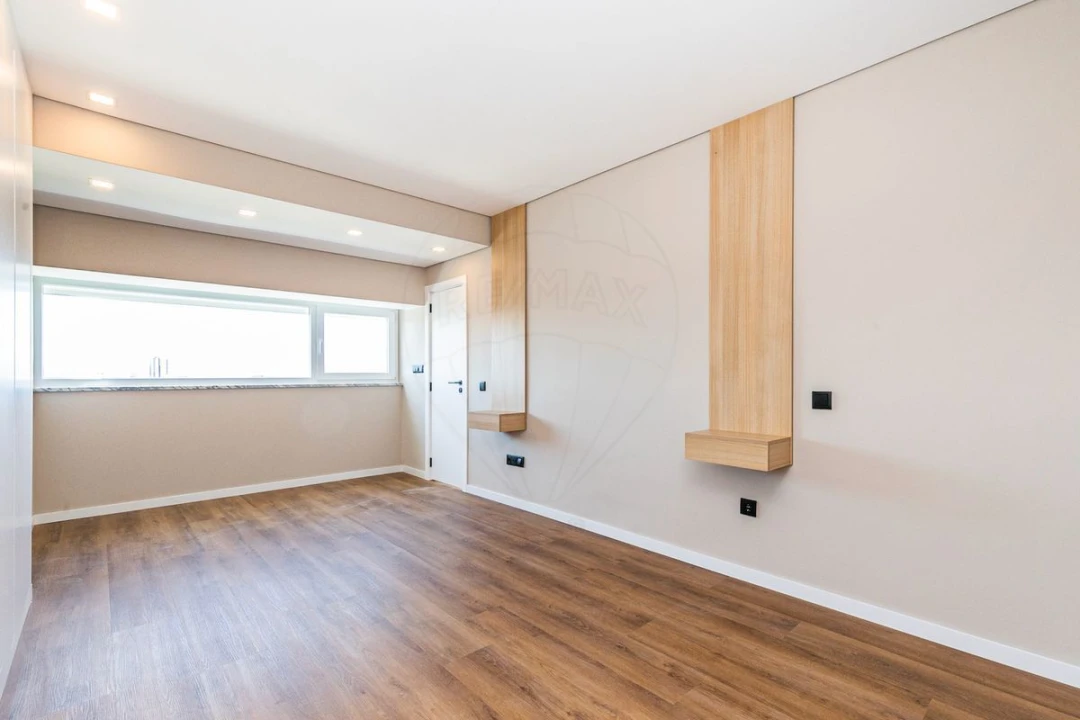 Apartamento T2 para Venda em Areeiro Foto 23