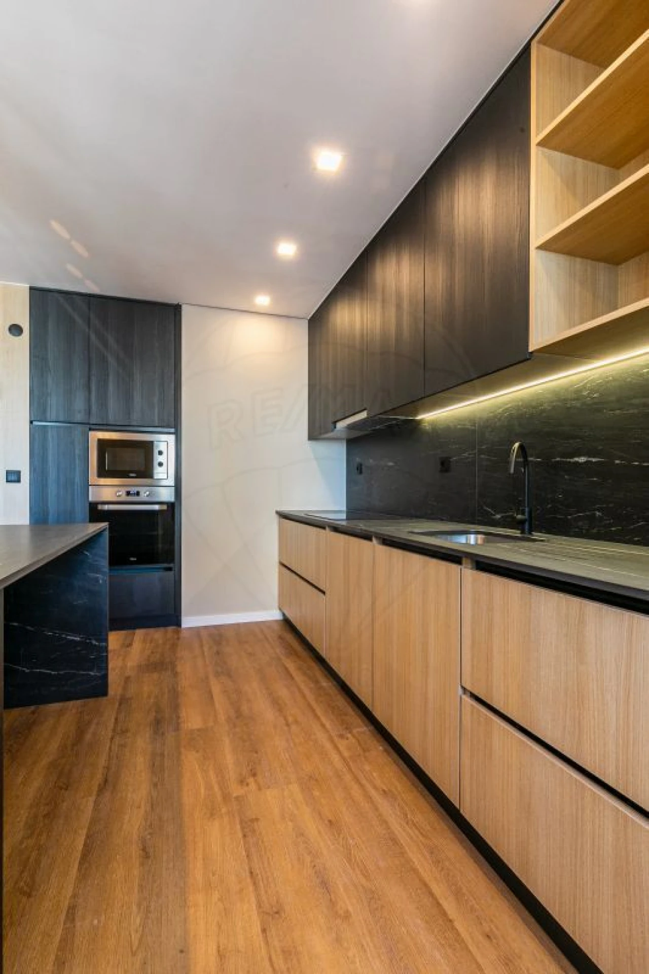 Apartamento T2 para Venda em Areeiro Foto 9