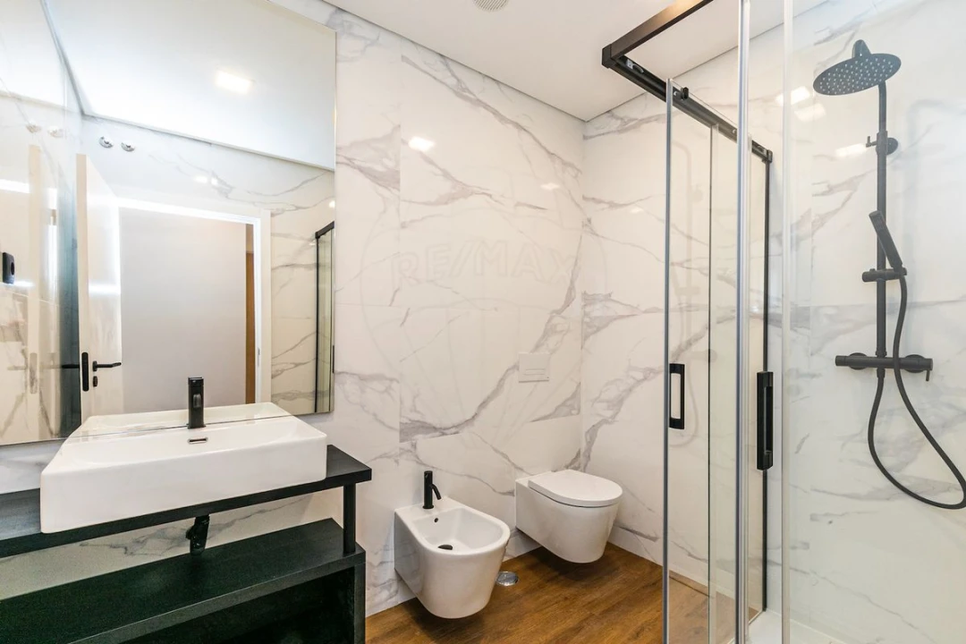 Apartamento T2 para Venda em Areeiro Foto 33