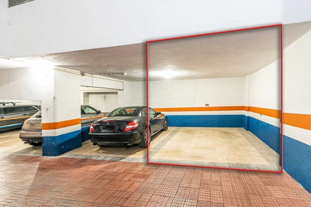 Apartamento T2 para Venda em Areeiro Foto 34
