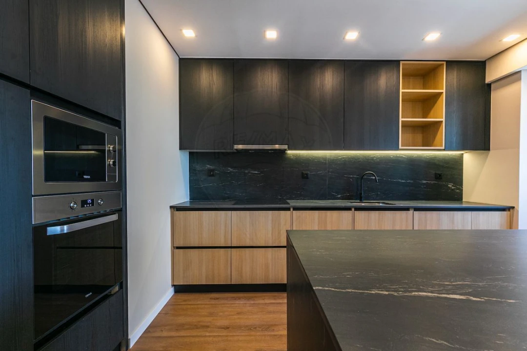 Apartamento T2 para Venda em Areeiro Foto 7