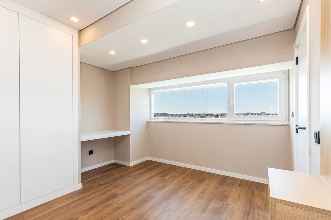 Apartamento T2 para Venda em Areeiro Foto 25