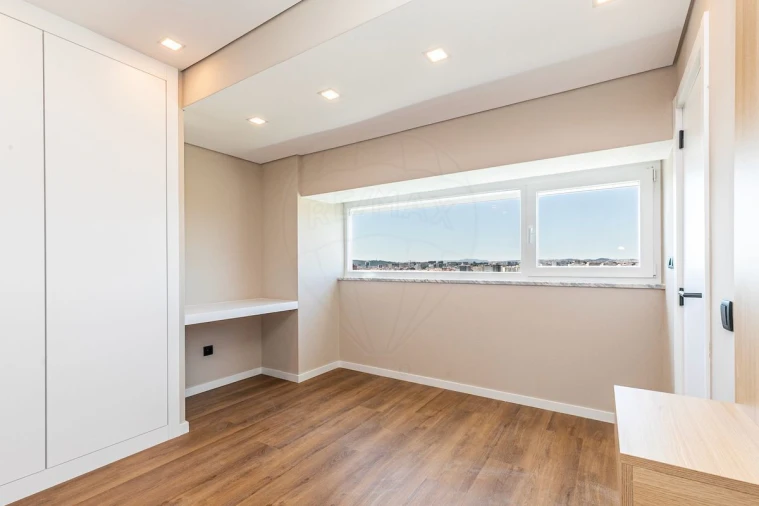 Apartamento T2 para Venda em Areeiro Foto 25