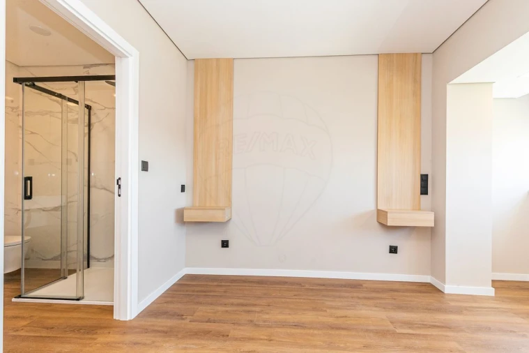 Apartamento T2 para Venda em Areeiro Foto 29