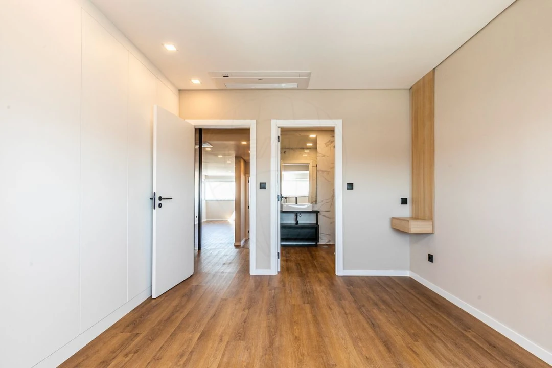Apartamento T2 para Venda em Areeiro Foto 30