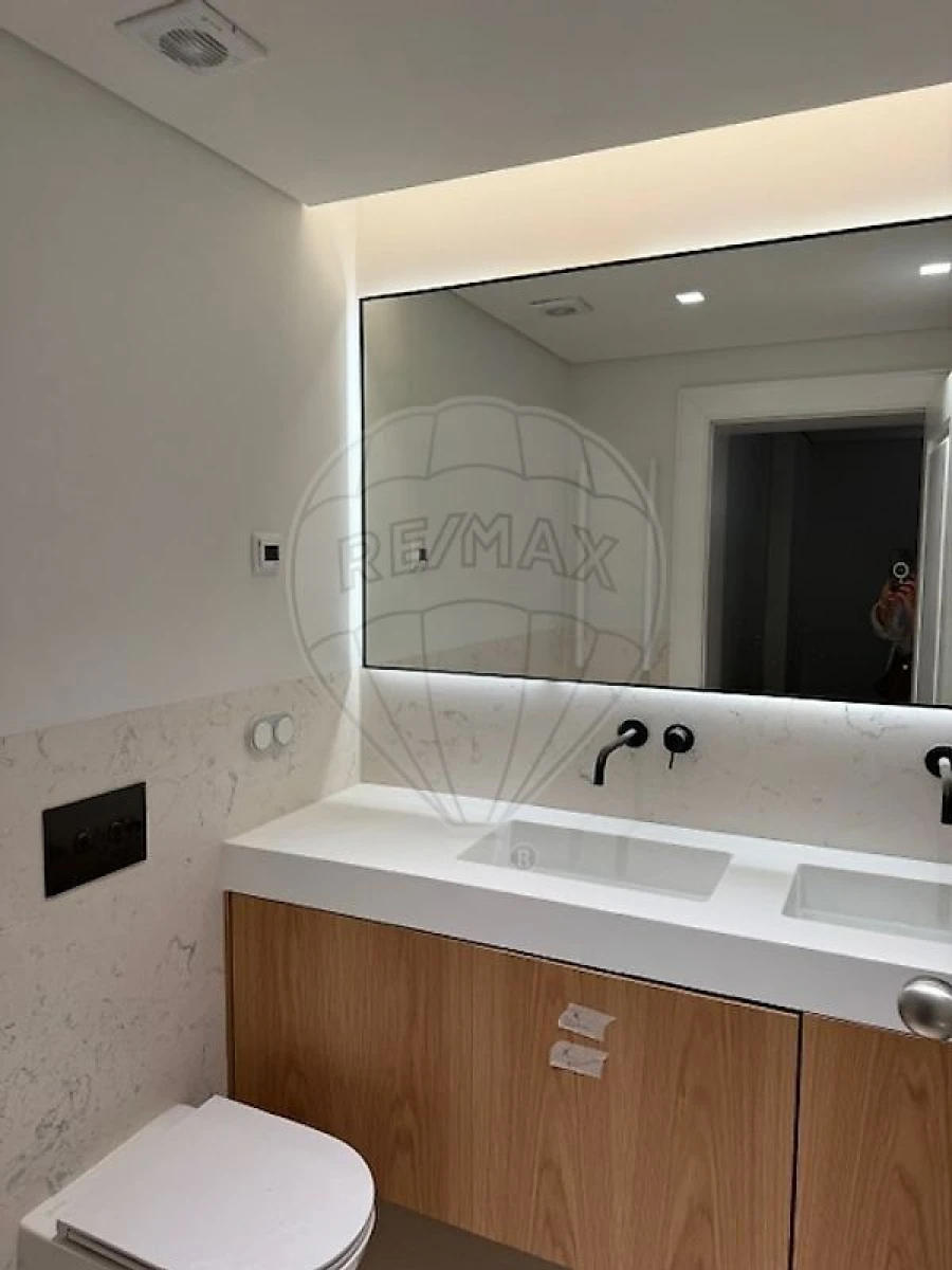Apartamento T2 para Venda em Misericórdia Foto 8