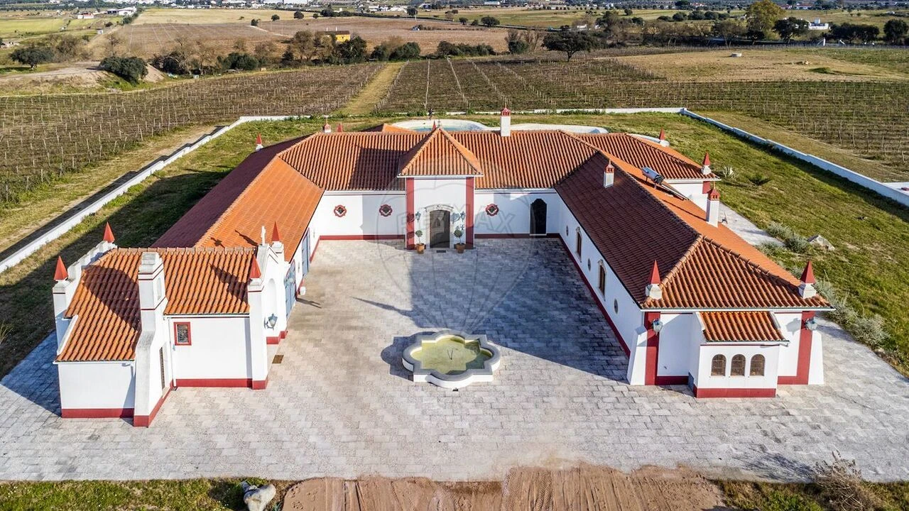 Quinta T6 para Venda em Redondo Foto 32