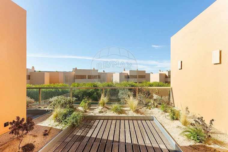 Moradia T3 para Venda em Guia Foto 44